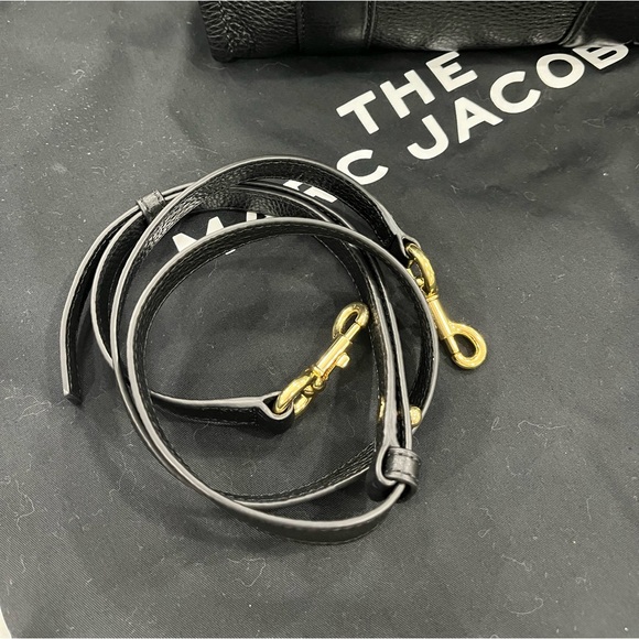 Marc Jacobs Black Leather ‘The Mini Traveler’ Tote Bag - Picture 5 of 9